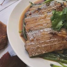 茼蒿炖带鱼的做法-咸鲜味炖菜谱