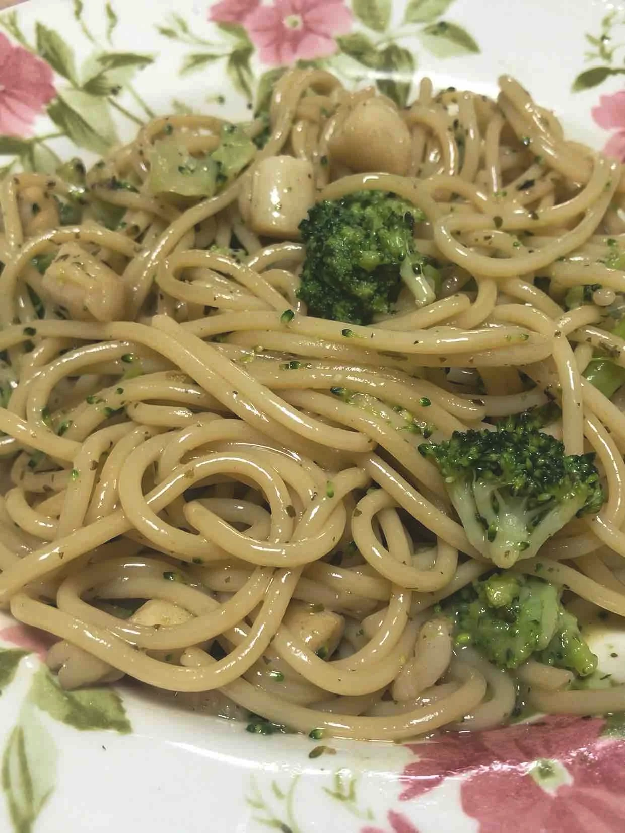 瑶柱西兰花意面(scallops spaghetti)的做法-咸鲜味炒菜谱